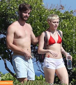 Miley Cyrus photo #3925