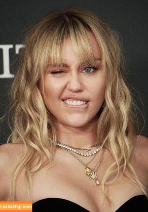 Miley Cyrus photo #3950