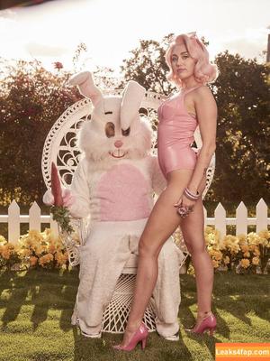 Miley Cyrus photo #3994