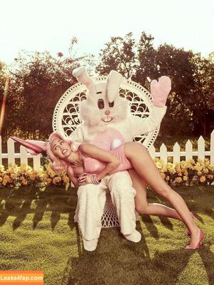 Miley Cyrus photo #3996