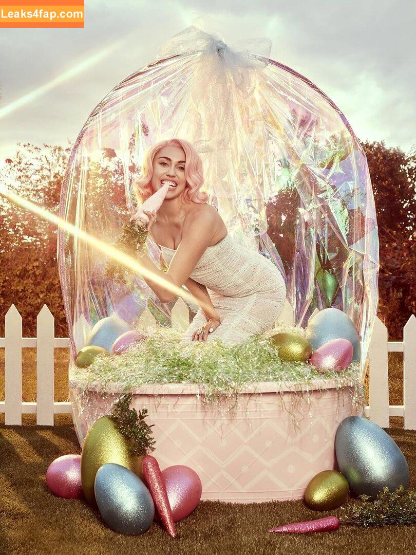 Miley Cyrus / https: / mileycyrus leaked photo photo #4005