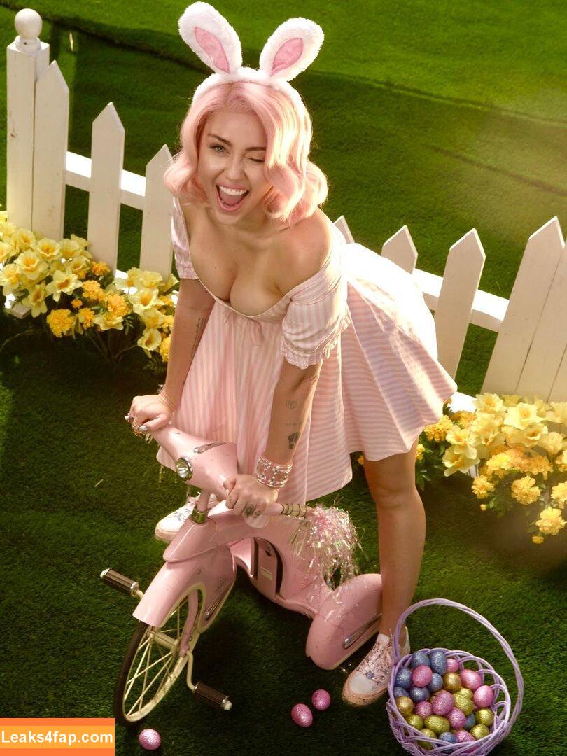Miley Cyrus / https: / mileycyrus leaked photo photo #4006