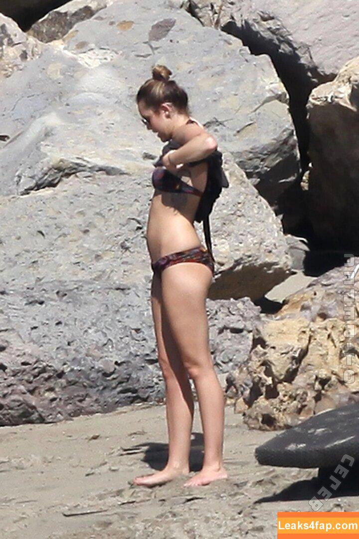Miley Cyrus / https: / mileycyrus leaked photo photo #4024