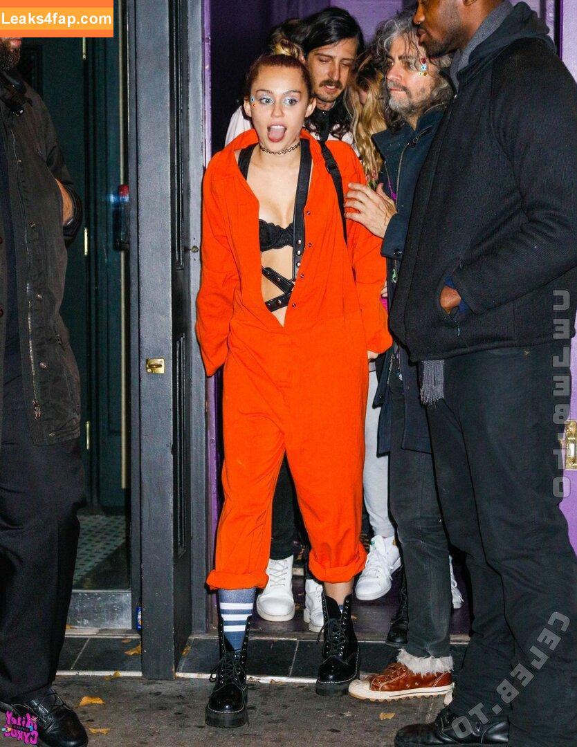 Miley Cyrus / https: / mileycyrus leaked photo photo #4114