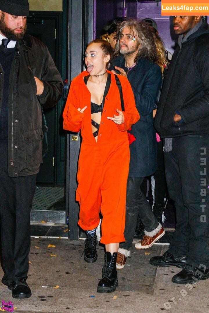 Miley Cyrus / https: / mileycyrus leaked photo photo #4115