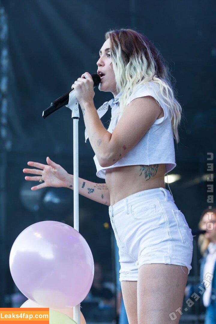 Miley Cyrus / https: / mileycyrus слитое фото фото #4119