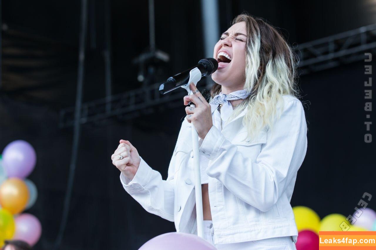 Miley Cyrus / https: / mileycyrus слитое фото фото #4121