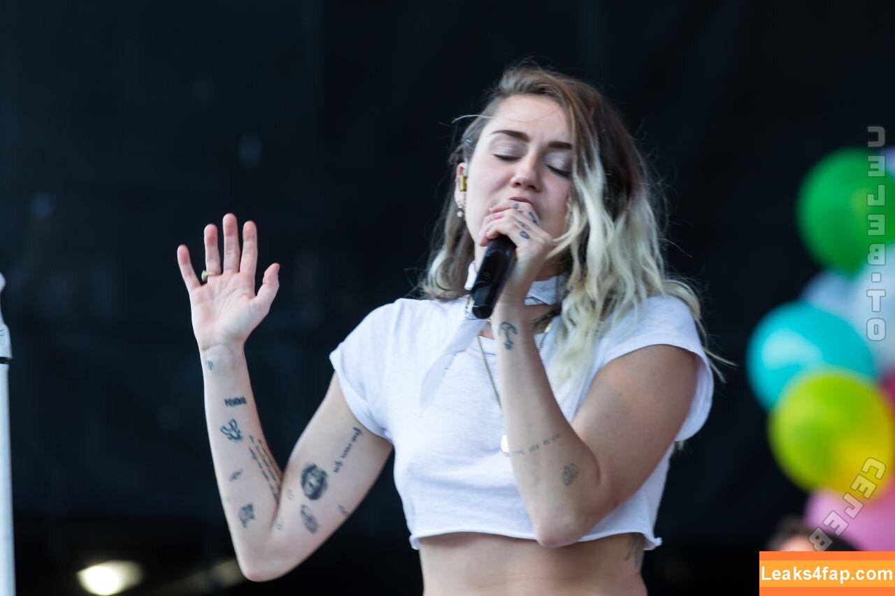 Miley Cyrus / https: / mileycyrus leaked photo photo #4122