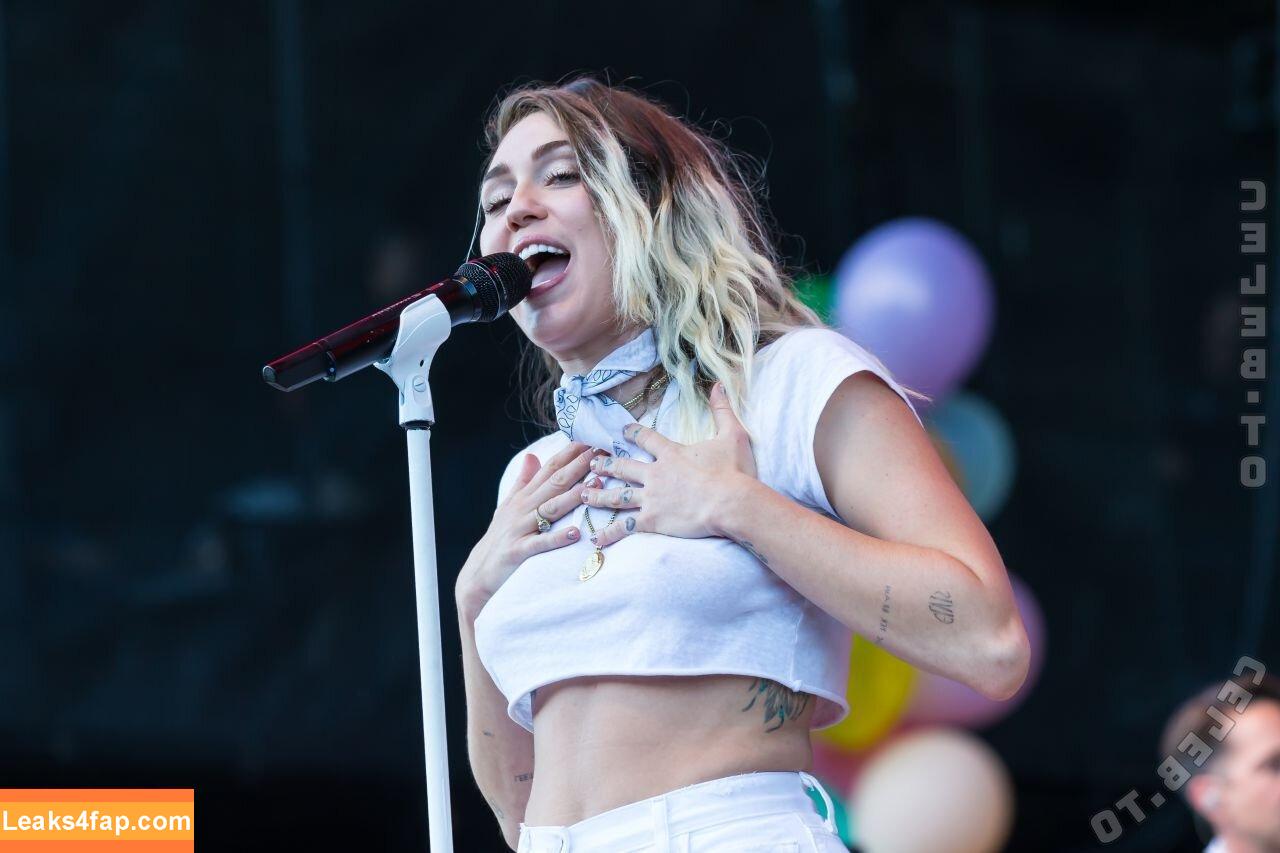 Miley Cyrus / https: / mileycyrus leaked photo photo #4123