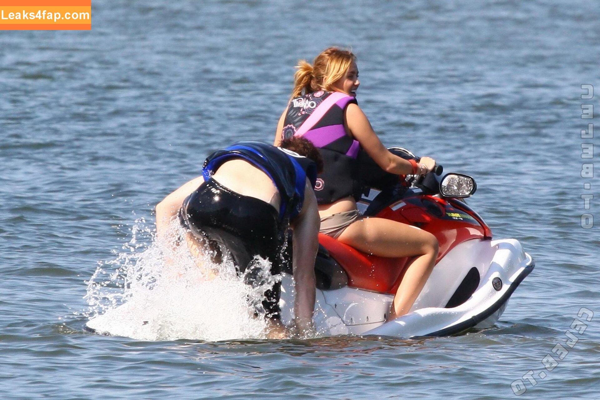 Miley Cyrus / https: / mileycyrus leaked photo photo #4131