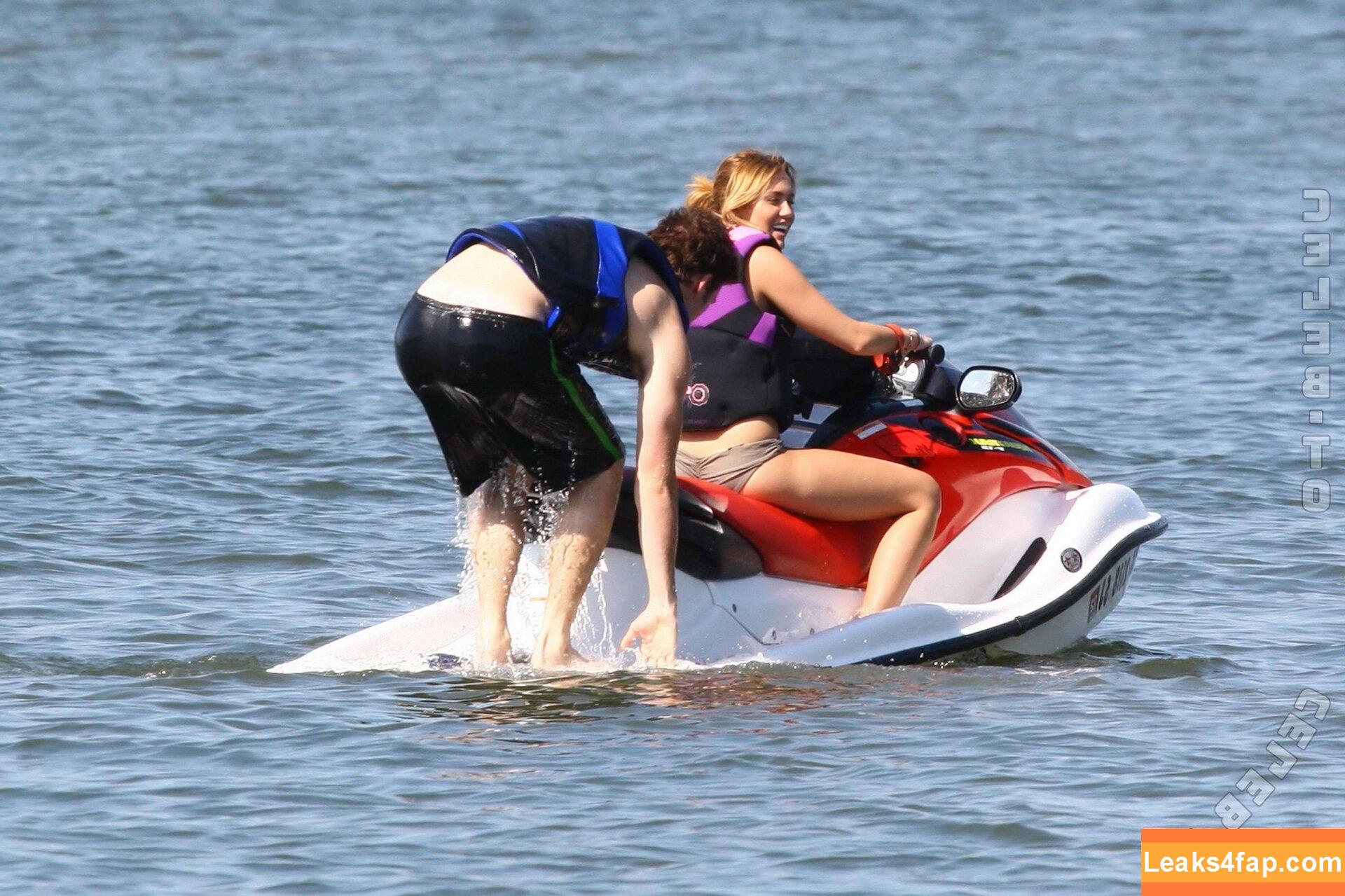 Miley Cyrus / https: / mileycyrus leaked photo photo #4132