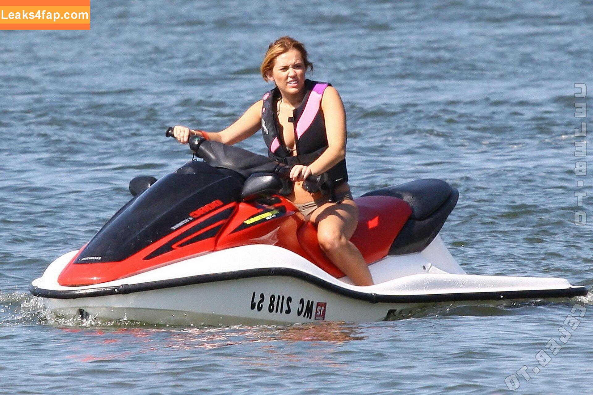 Miley Cyrus / https: / mileycyrus слитое фото фото #4142