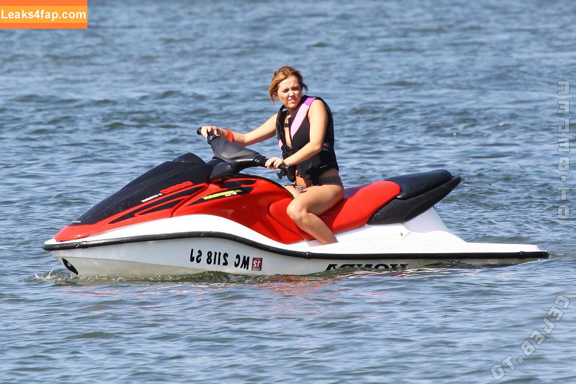 Miley Cyrus / https: / mileycyrus leaked photo photo #4144