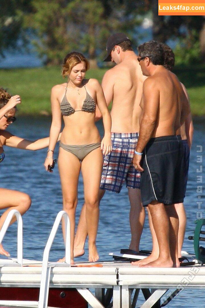Miley Cyrus / https: / mileycyrus leaked photo photo #4148