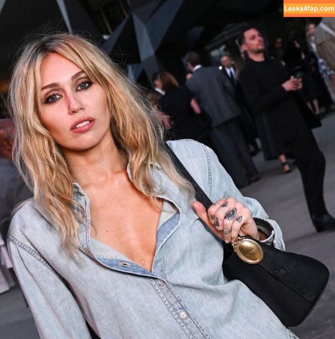 Miley Cyrus / MileyCyrus слитое фото фото #4152