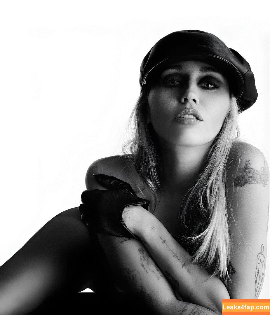 Miley Cyrus / https: / mileycyrus leaked photo photo #4318