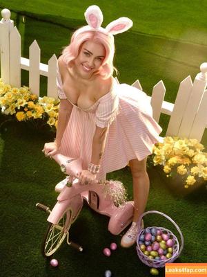 Miley Cyrus photo #4002