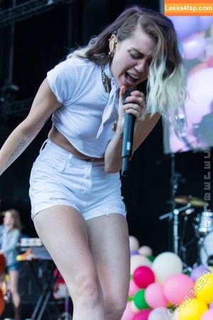 Miley Cyrus photo #4118