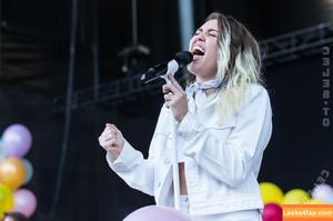 Miley Cyrus photo #4121