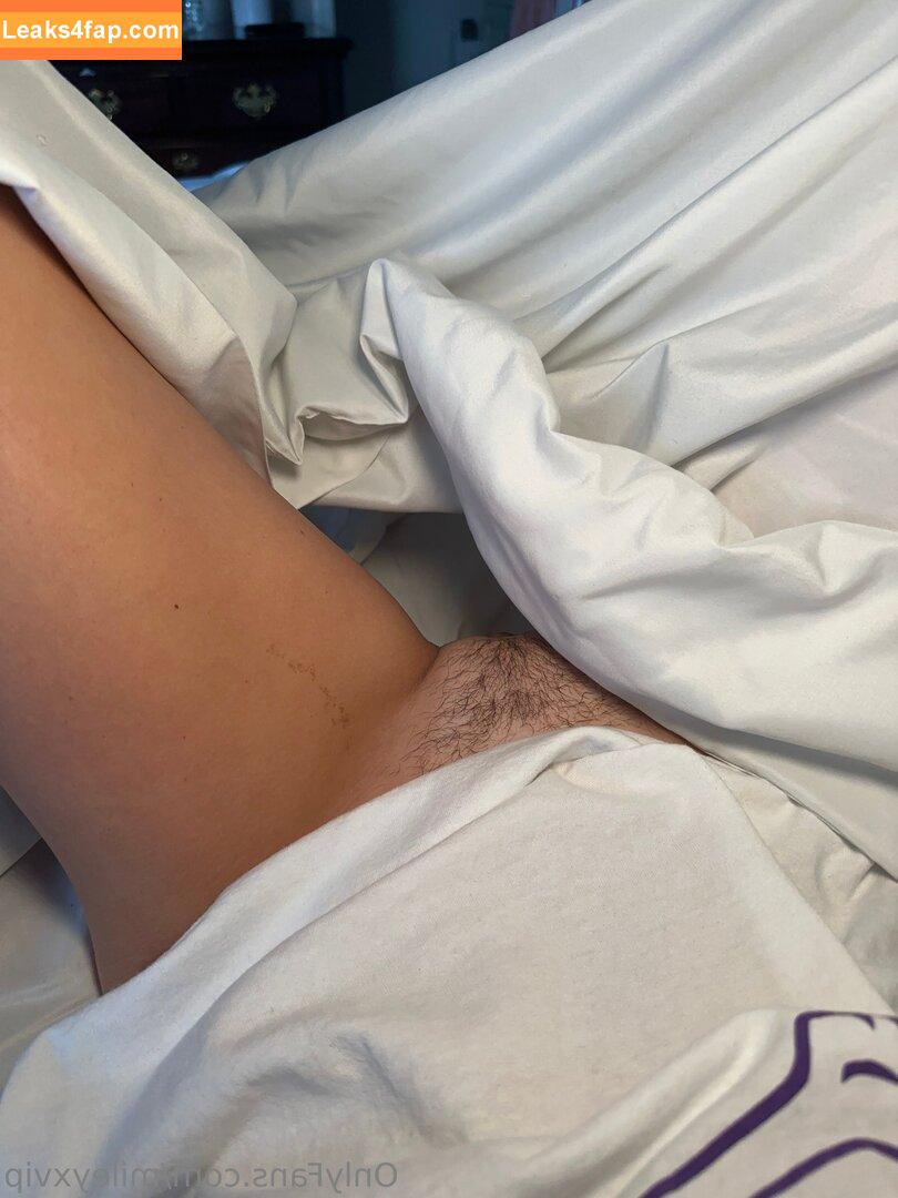 Miley /  leaked photo photo #0082