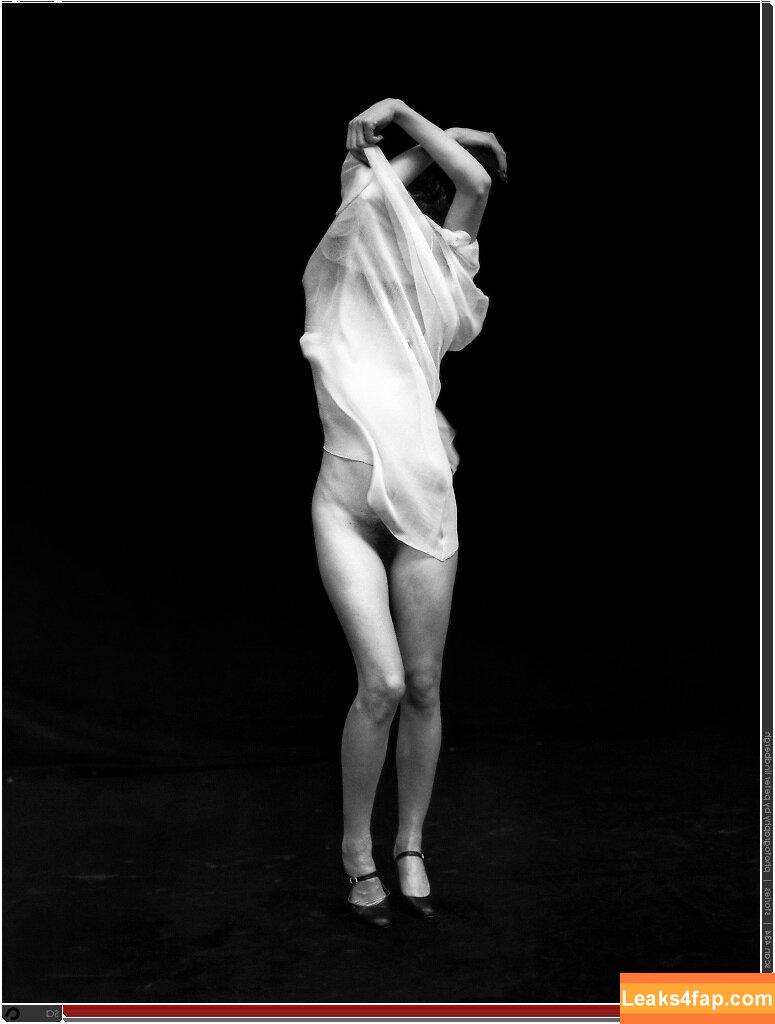 Milla Jovovich / MillaJovovich leaked photo photo #0012