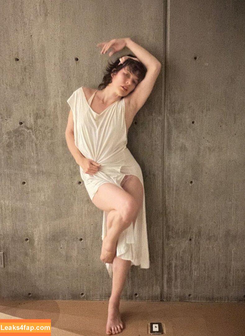 Milla Jovovich / MillaJovovich слитое фото фото #0018