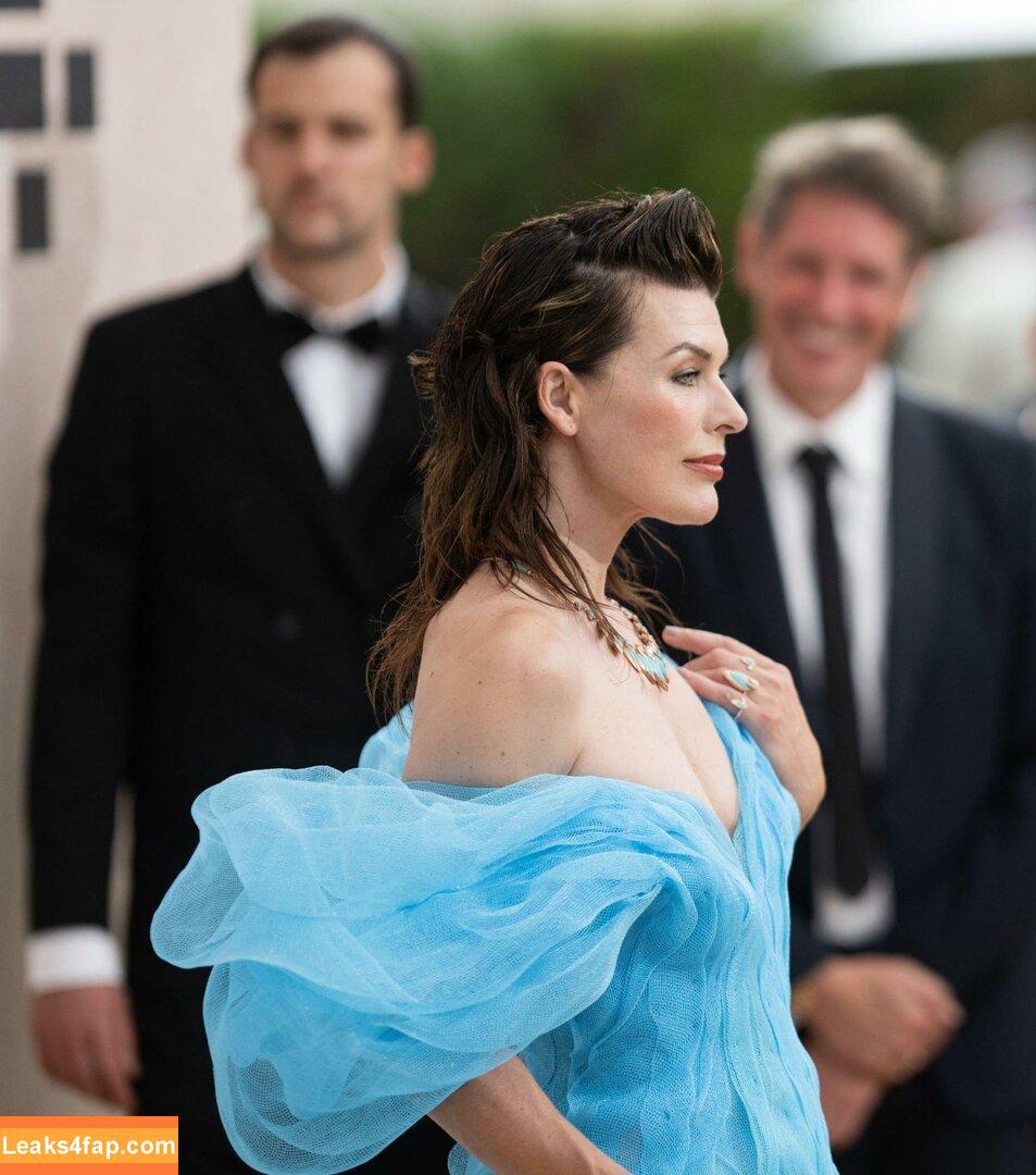 Milla Jovovich / MillaJovovich leaked photo photo #0043