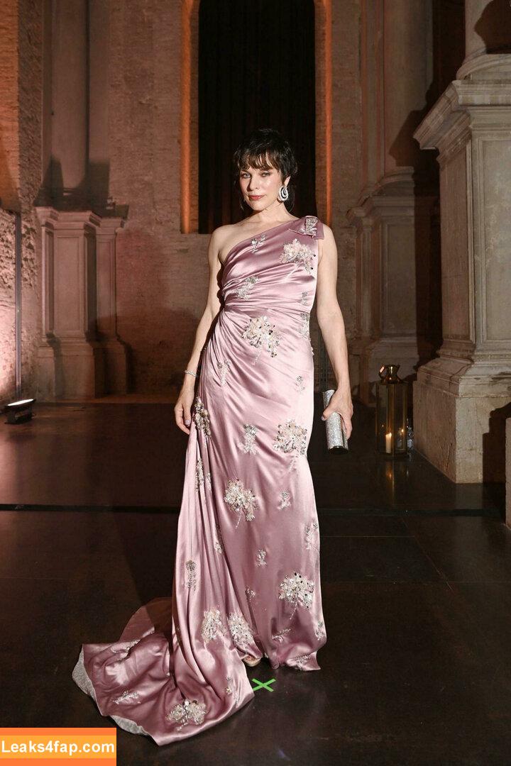 Milla Jovovich / MillaJovovich leaked photo photo #0051