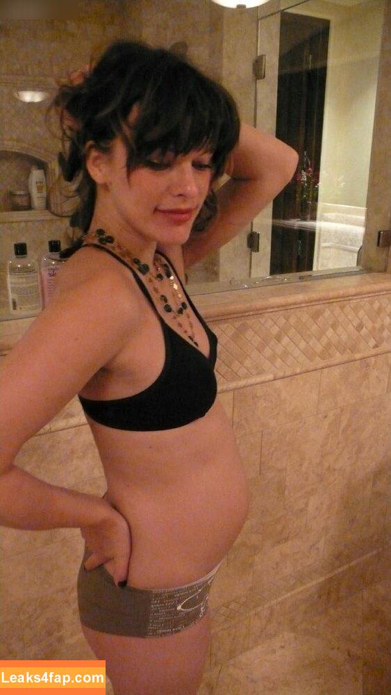 Milla Jovovich / MillaJovovich leaked photo photo #0223