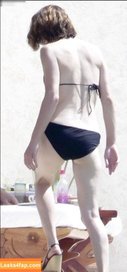 Milla Jovovich / MillaJovovich leaked photo photo #0297