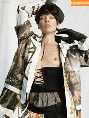 Milla Jovovich photo #0135