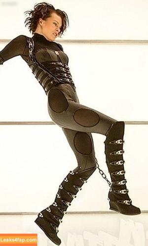 Milla Jovovich photo #0185