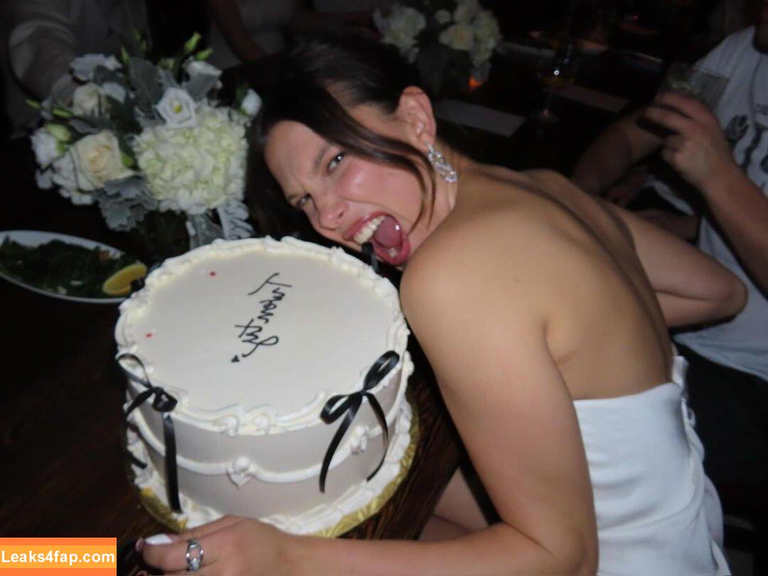 Millie Bobby Brown / milliebobbybrown слитое фото фото #1598