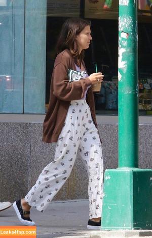 Millie Bobby Brown photo #2075