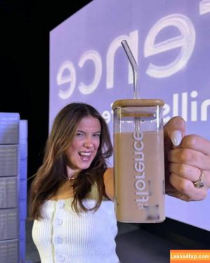 Millie Bobby Brown photo #3484