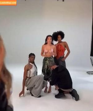 Millie Bobby Brown photo #4011