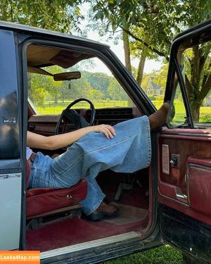 Millie Bobby Brown photo #4043