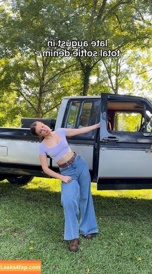 Millie Bobby Brown photo #4048