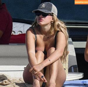 Millie Bobby Brown photo #4698