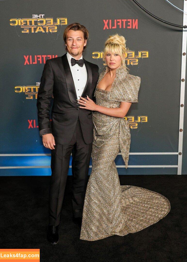 Millie Bobby Brown / milliebobbybrown слитое фото фото #5498