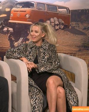 Millie Bobby Brown фото #5728