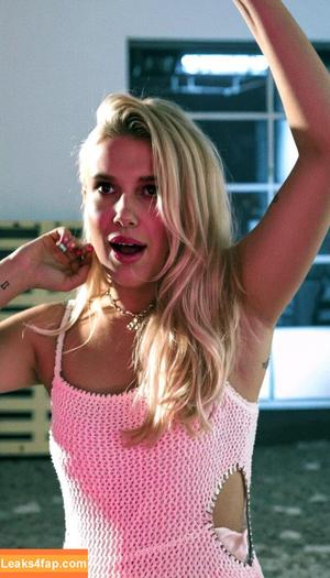 Millie Bobby Brown фото #6064