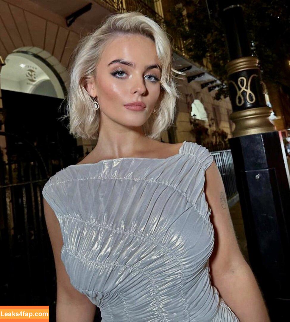 Millie Gibson / milliegibbo leaked photo photo #0066