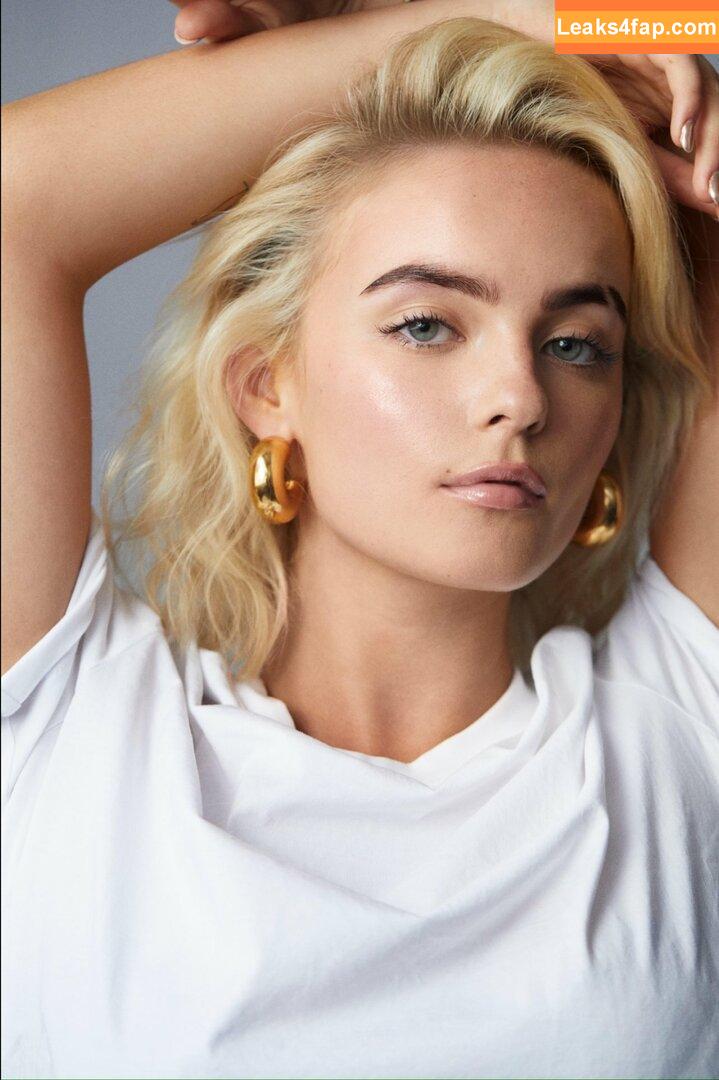 Millie Gibson / milliegibbo leaked photo photo #0126