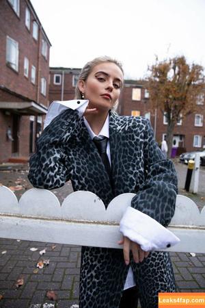 Millie Gibson photo #0116