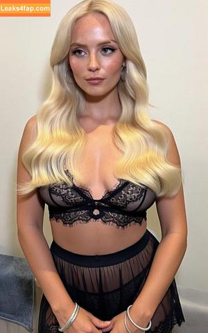 Millie Gibson photo #0352