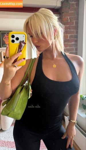Millie Gibson photo #0381