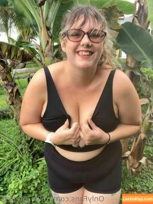 Millie Melons photo #0014