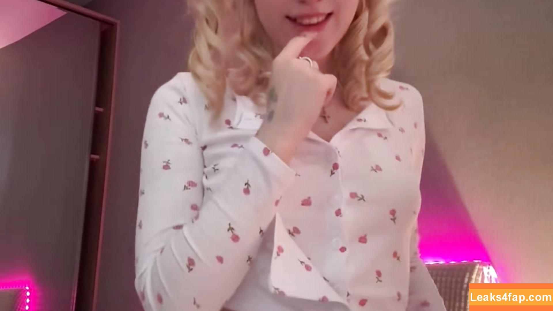 Millypopa /  leaked photo photo #0003