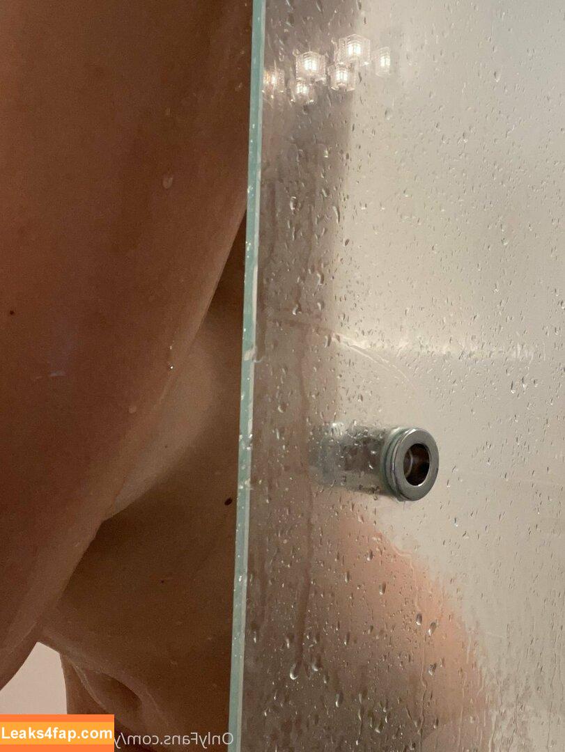 Milynn Sarley / Milynn Moon / milynnpartdeux / yourinternetgf_ leaked photo photo #0101
